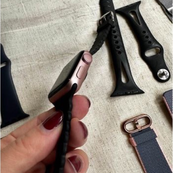 Apple Watch series 2 rose gold 38 mm - Picture 3 of 5